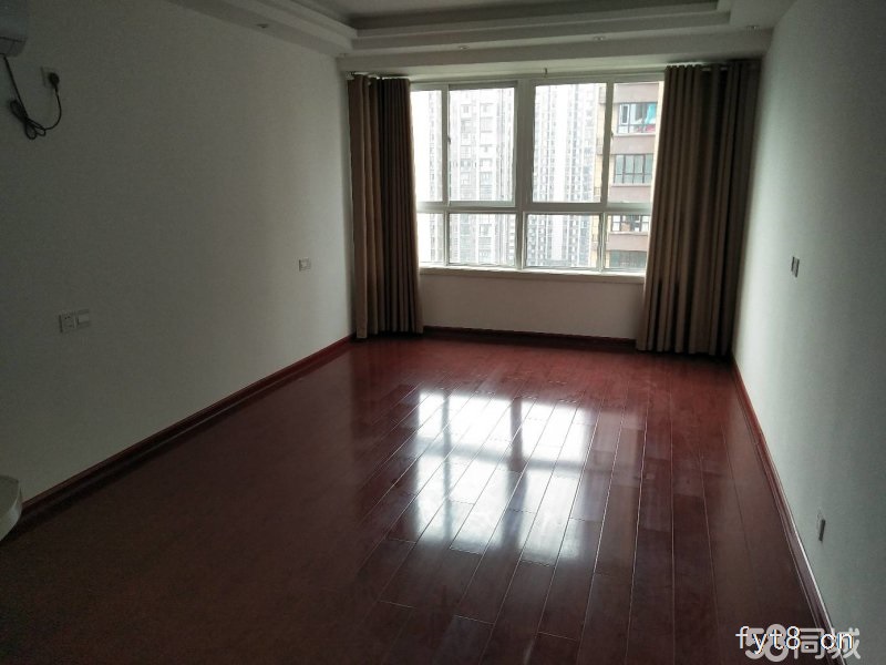 一小对面 公园大地超好楼层 新房精装修无住人南北通透带车位